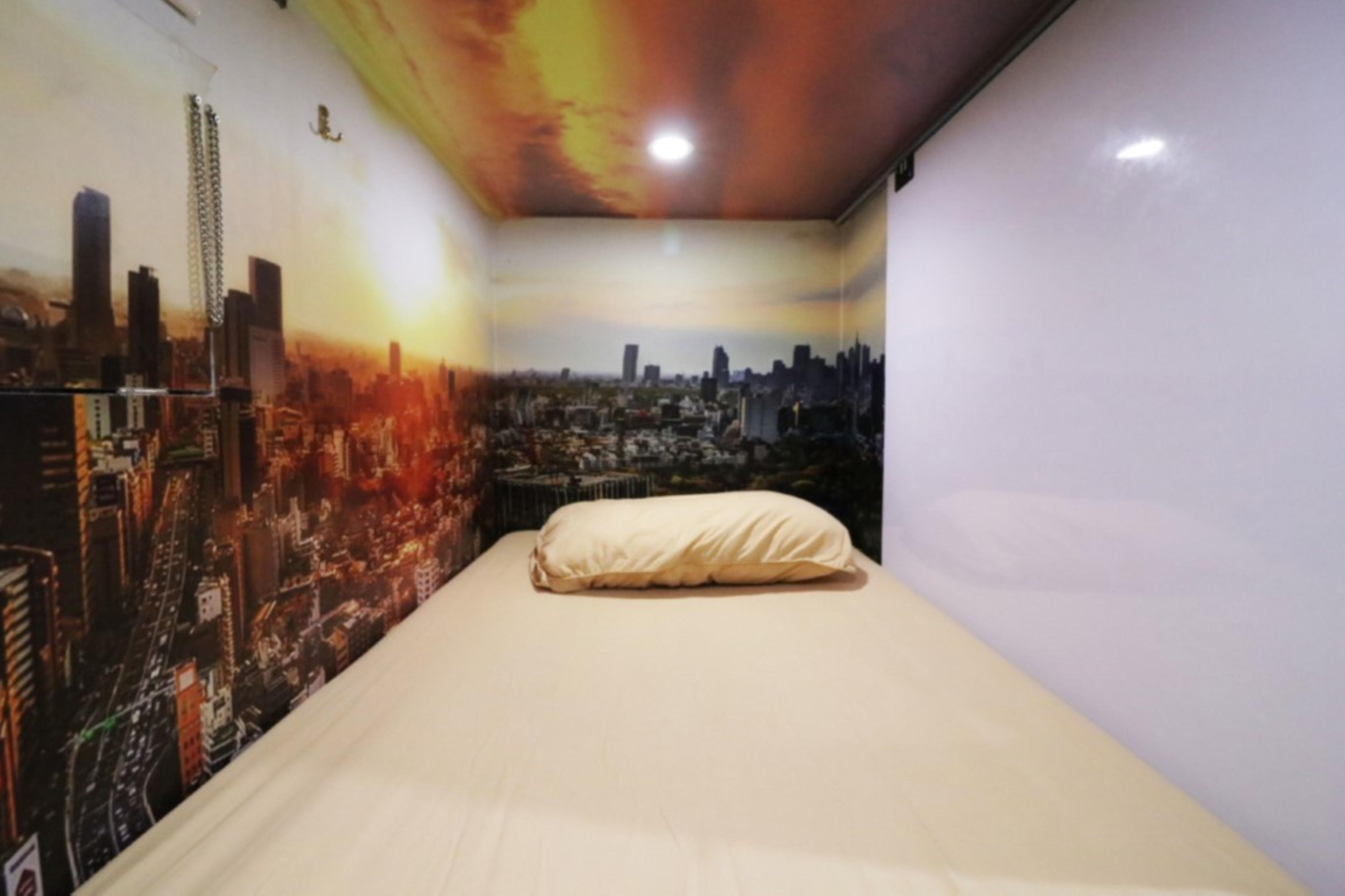 Inap At Capsule Thamrin Hotel Jakarta Bagian luar foto