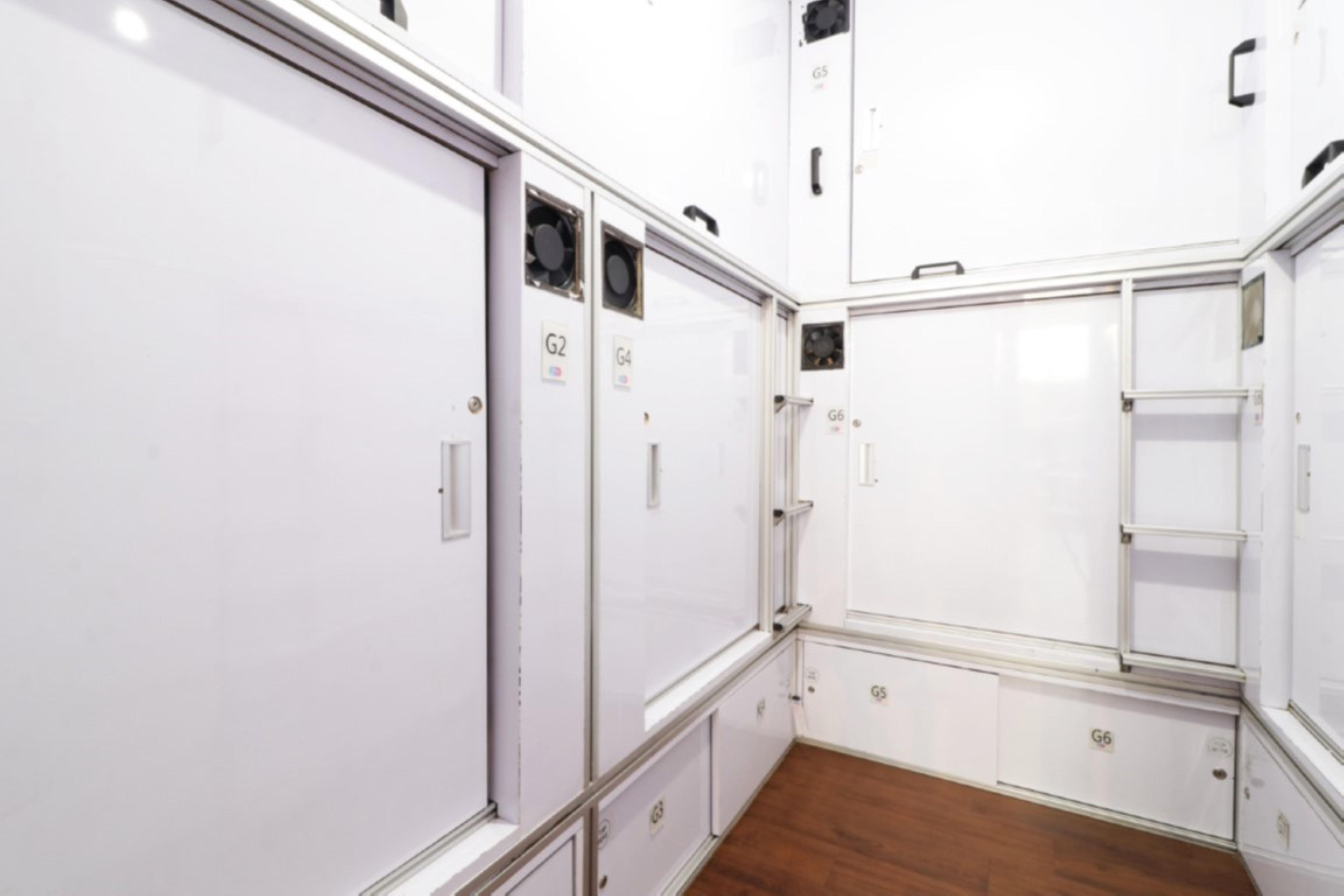 Inap At Capsule Thamrin Hotel Jakarta Bagian luar foto